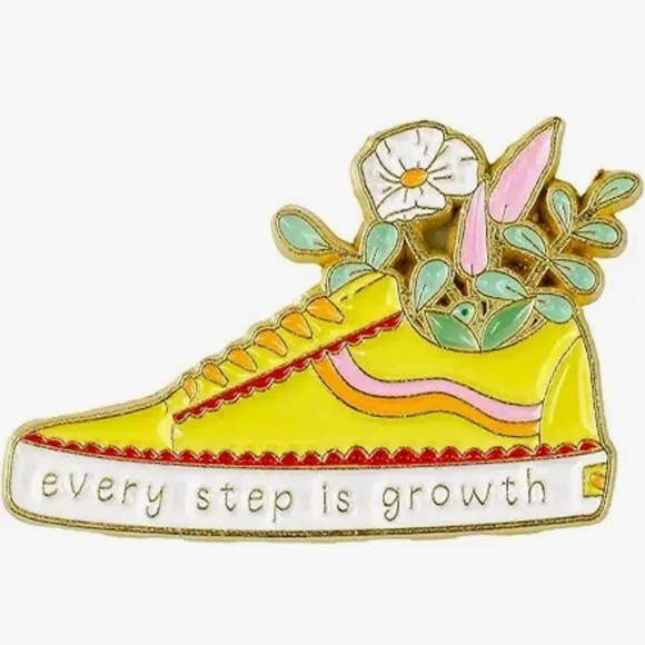 None Accessories - Yellow Floral Low-Top Women's Sneakers Pin — Every Step Is Growth
